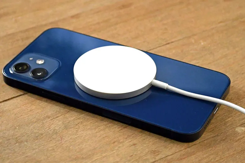 12 cách sạc pin iPhone đúng cách giúp cho pin không bị chai