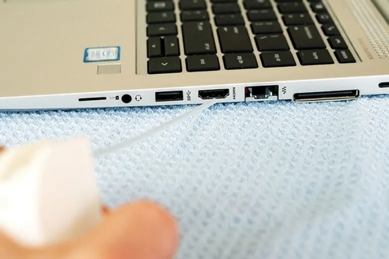 Cách vệ sinh laptop tại nhà cực dễ làm chi tiết từng bộ phận của máy