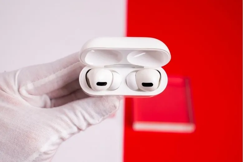 Cách vệ sinh tai nghe AirPods 2, 3, Pro, AirPods Max và EarPods đúng cách nhất