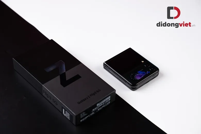 Chi tiết cách sử dụng màn hình bên ngoài của Galaxy Z Flip3 5G: Bạn làm được những gì với màn hình phụ độc đáo này?