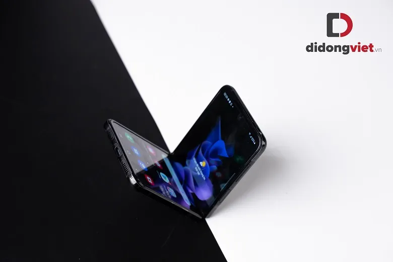 Chi tiết cách sử dụng màn hình bên ngoài của Galaxy Z Flip3 5G: Bạn làm được những gì với màn hình phụ độc đáo này?