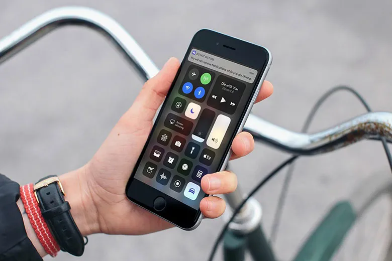 Hướng dẫn 4 cách quay màn hình iPhone đơn giản mới nhất 2023