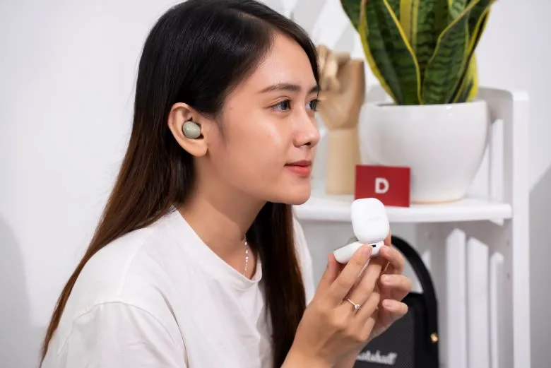 Hướng dẫn các cách sạc tai nghe Bluetooth đúng cách, an toàn, giúp tăng tuổi thọ pin