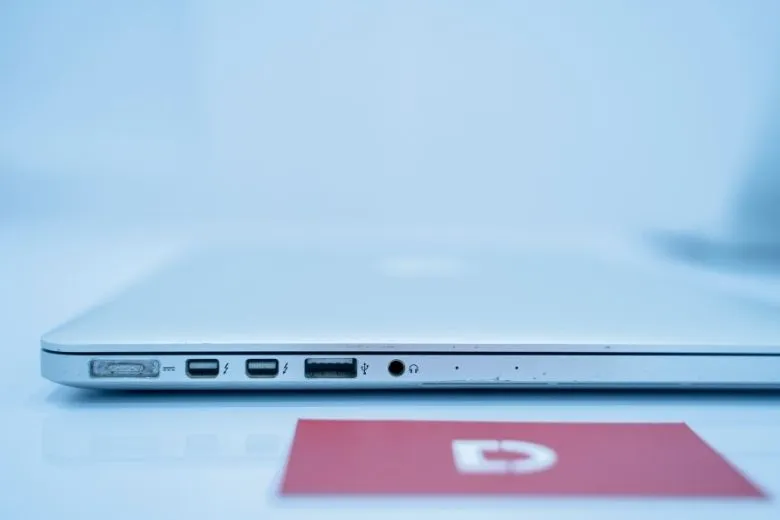 Hướng dẫn chi tiết cách kết nối MacBook với máy chiếu