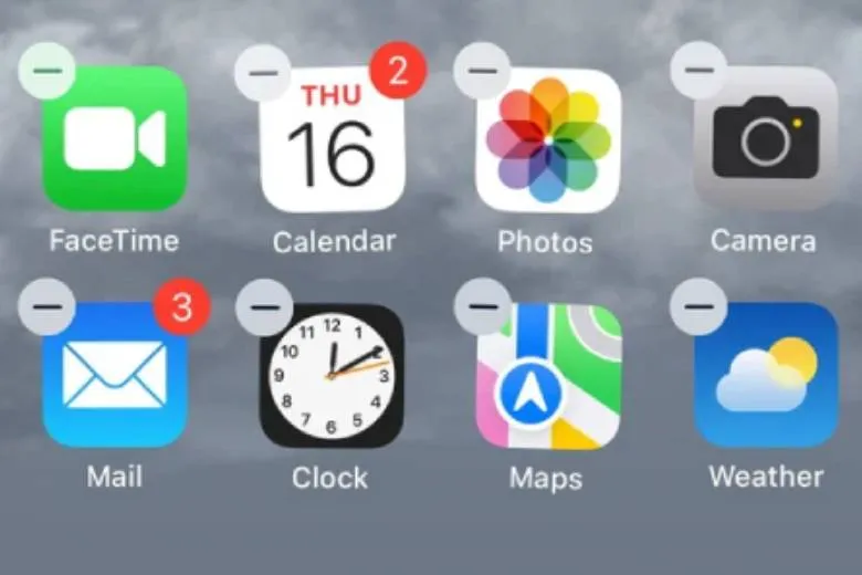 iOS 16 cho phép người dùng điện thoại iPhone gỡ cài đặt gần như tất cả các ứng dụng mặc định