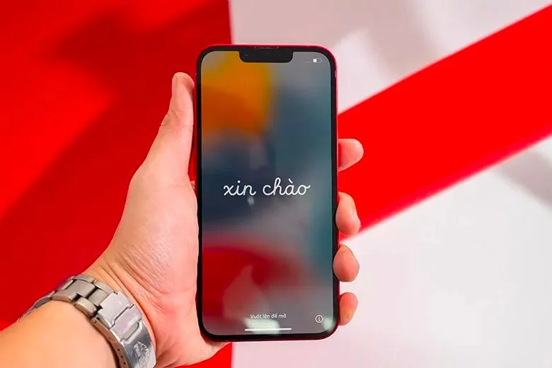 iPhone 13 thường có bị lỗi màn hình không? Có nên mua?