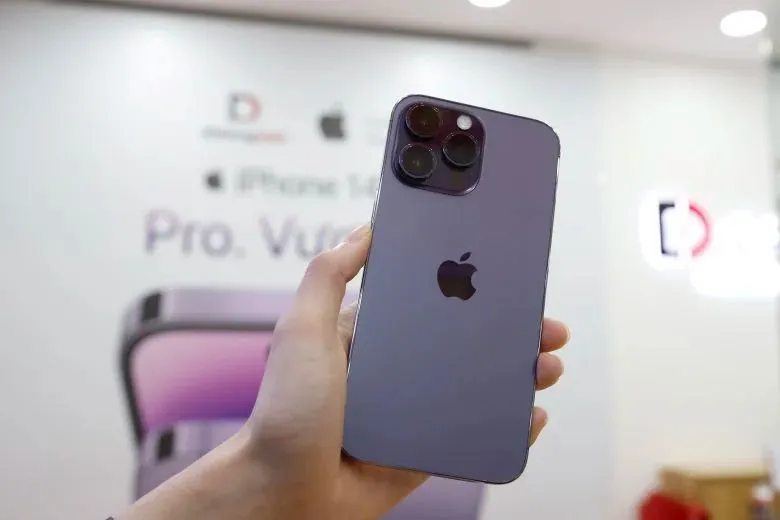 iPhone 14 Pro Max bị lỗi màn hình xanh: Nguyên nhân và cách khắc phục