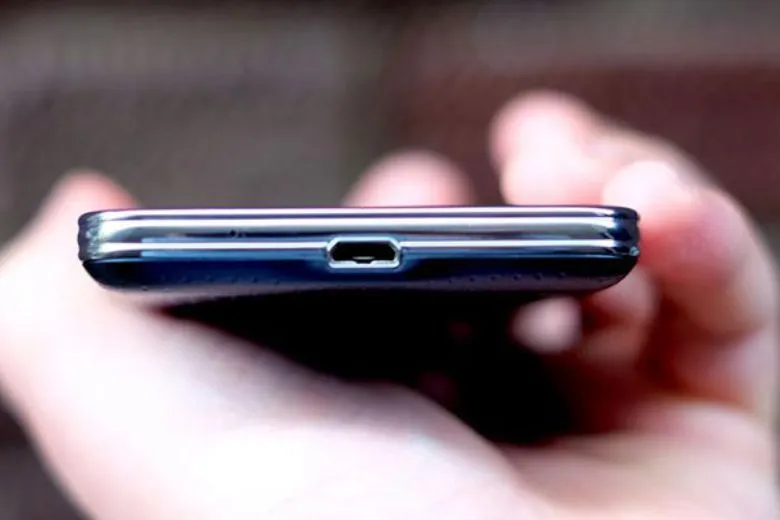 Tại sao điện thoại sạc không vào pin: Nguyên nhân, cách xử lý